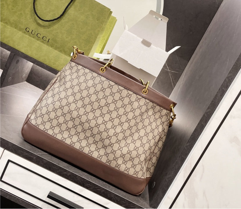 Gucci Woman Handbag Style 7