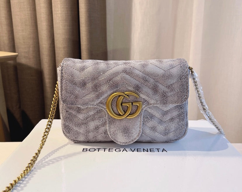 Gucci Crossbody Style 184