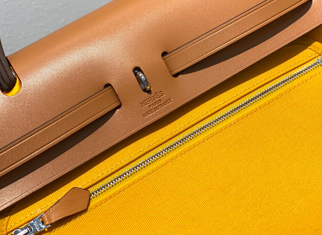 Luxury Hermes Herbag 31