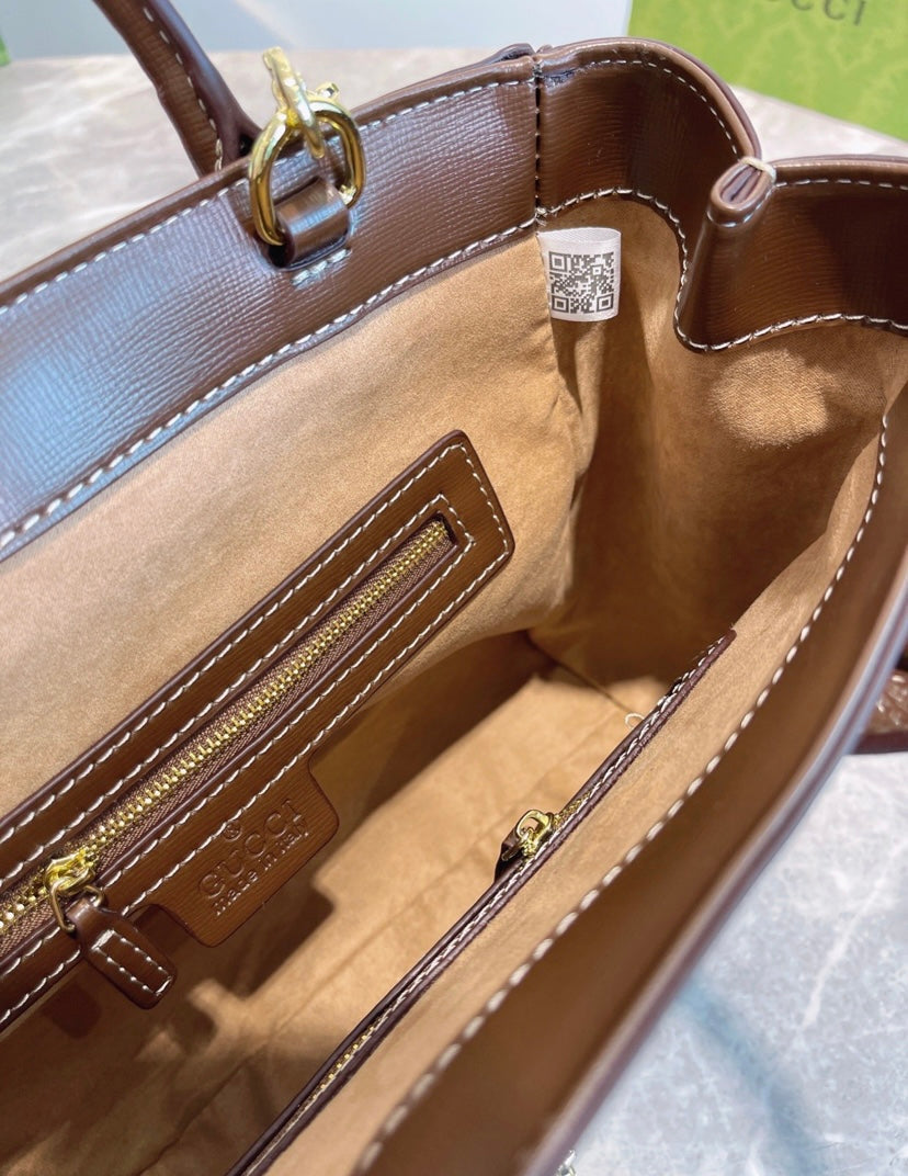 Gucci Large Woman Handbag Style 1