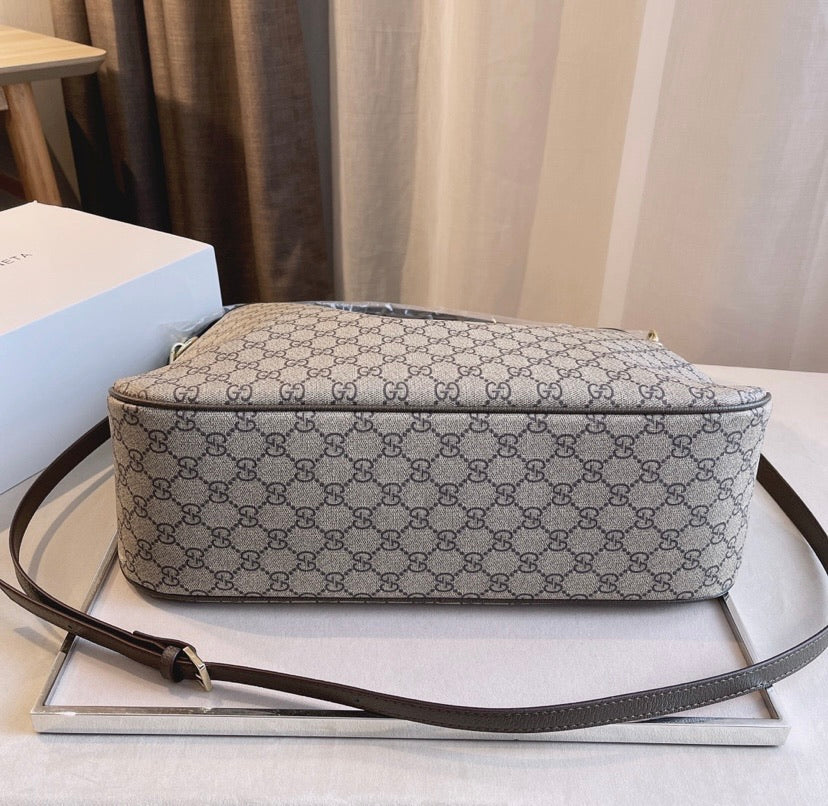 Gucci Woman Shoulder Bag Style 2