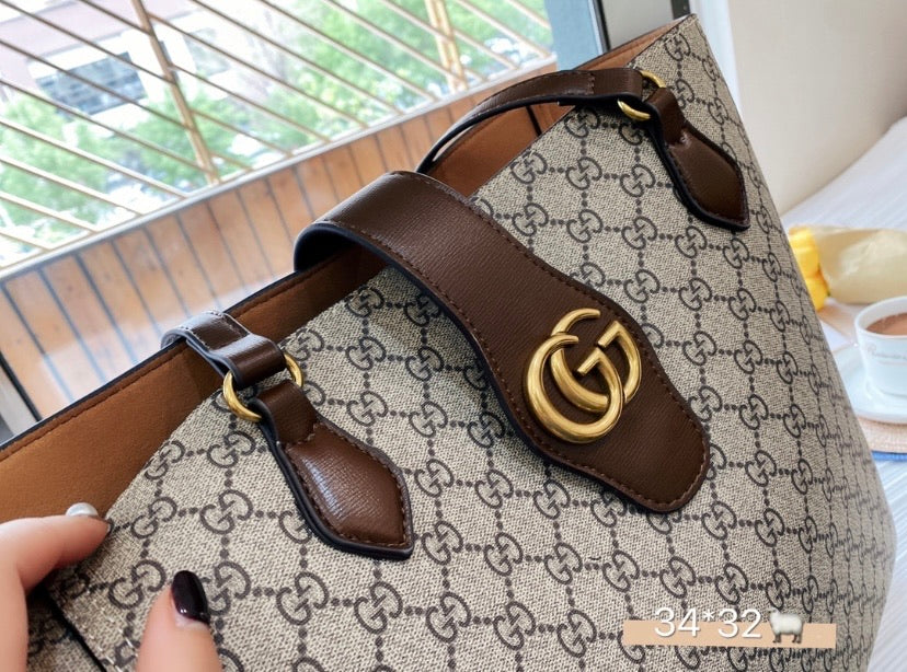 Gucci Woman Shoulder Bag Style 3