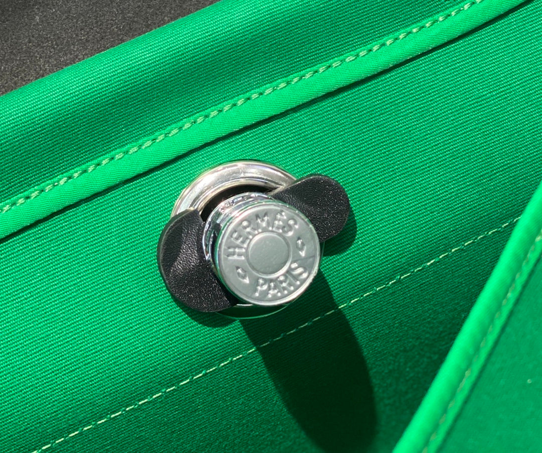 Luxury Hermes Herbag 31