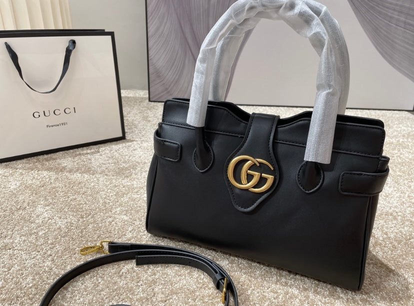Gucci Woman Shoulder Bag Style 1