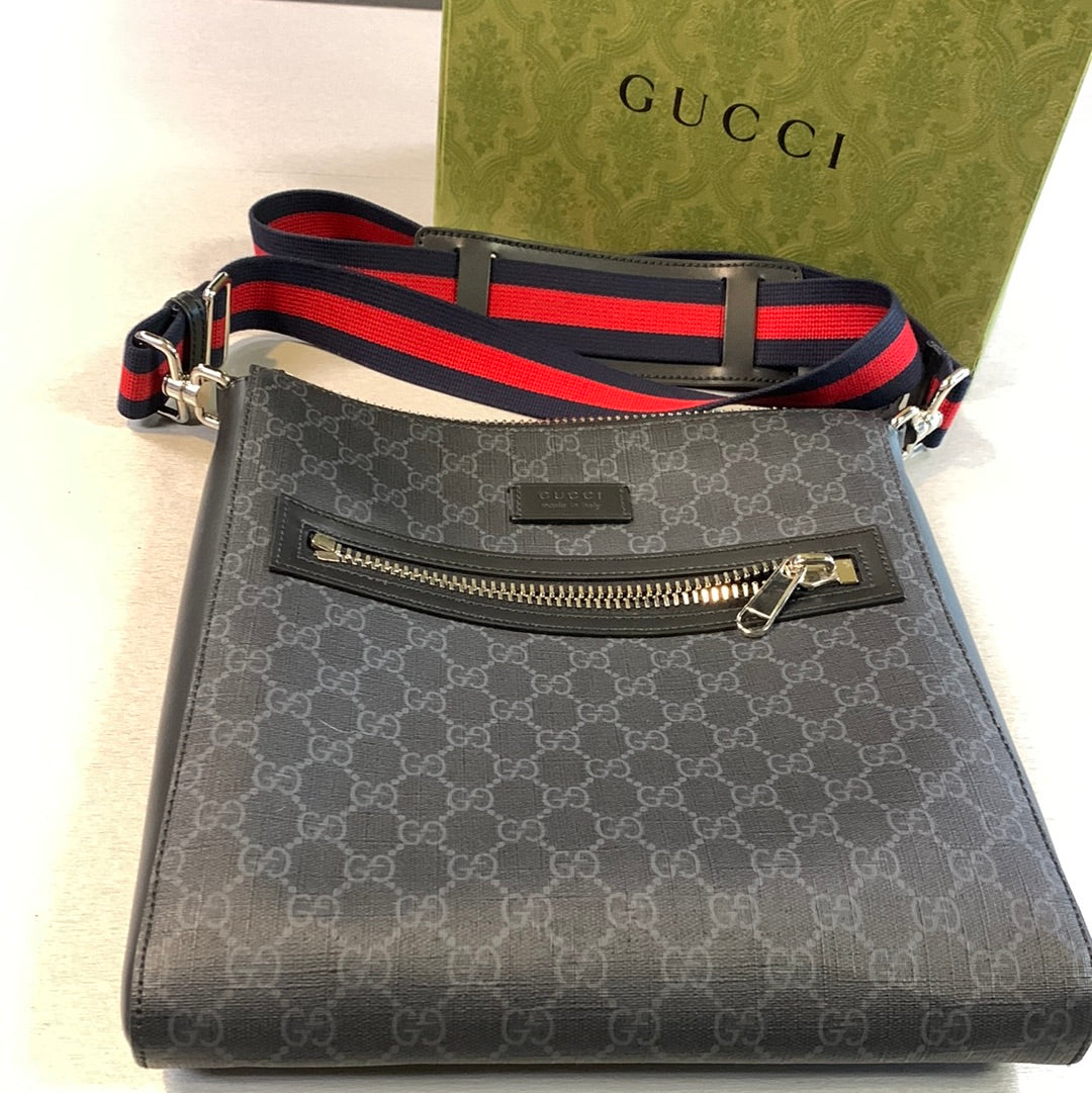 Gucci GG Supreme Handbag Style 3