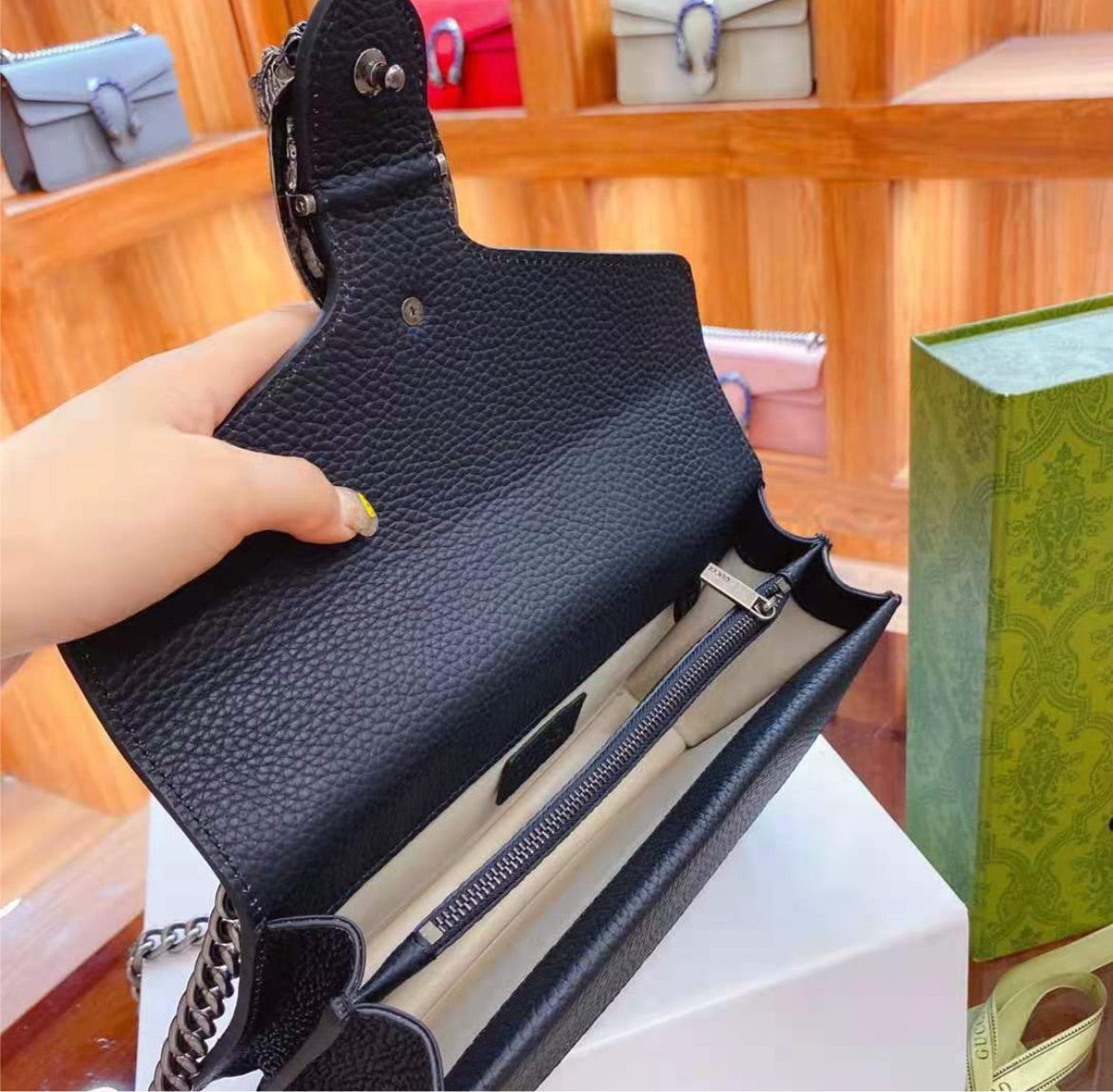 Gucci Leather Shoulder Bag Style 30