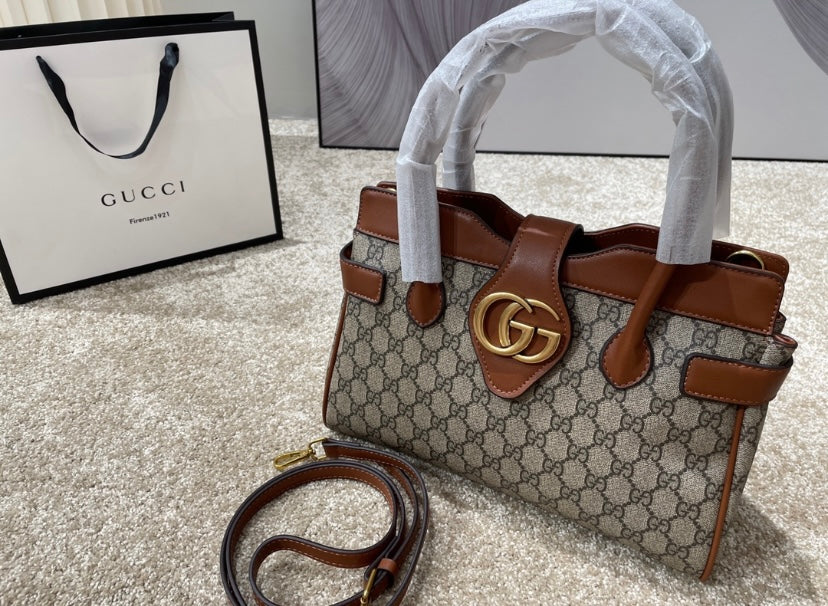 Gucci Woman Shoulder Bag Style 1