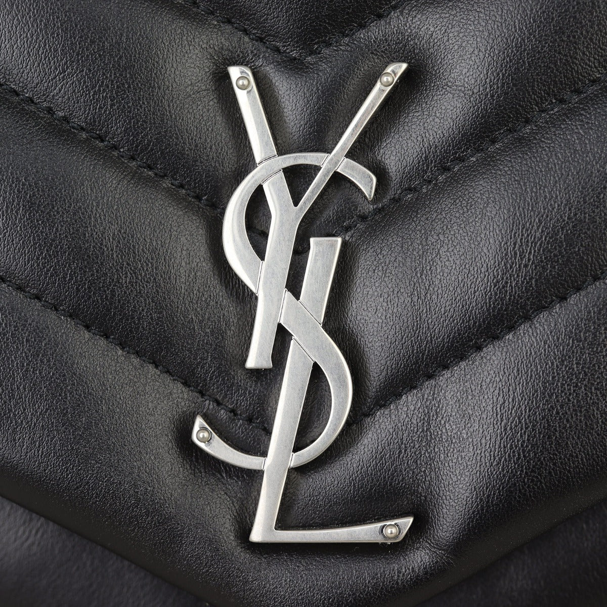 Saint Laurent Loulou Medium