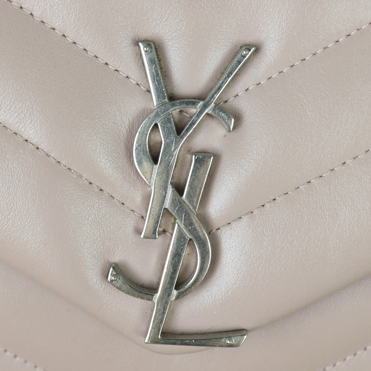 Saint Laurent Loulou Medium