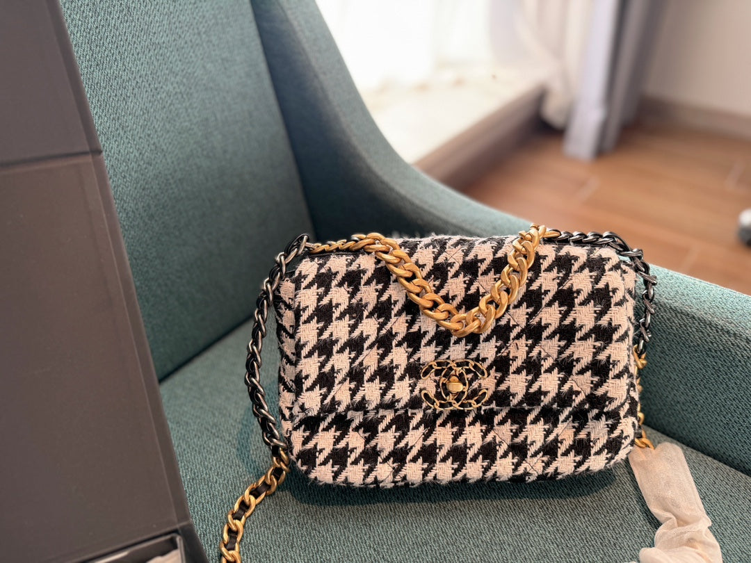 Chanel Shoulder Bag - Ewore Bags