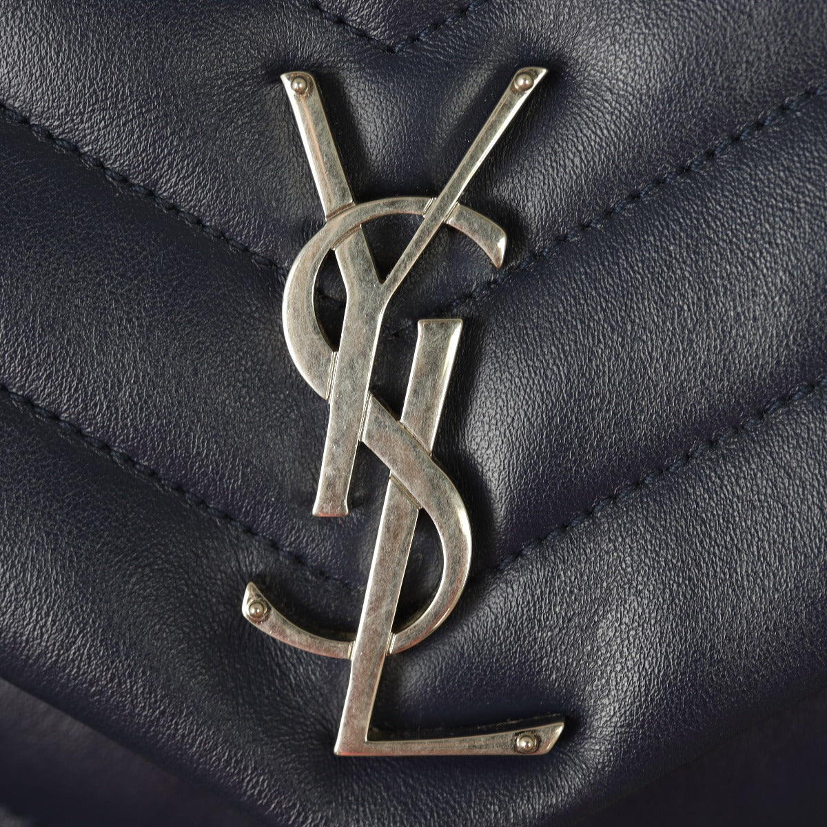 Saint Laurent Loulou Medium