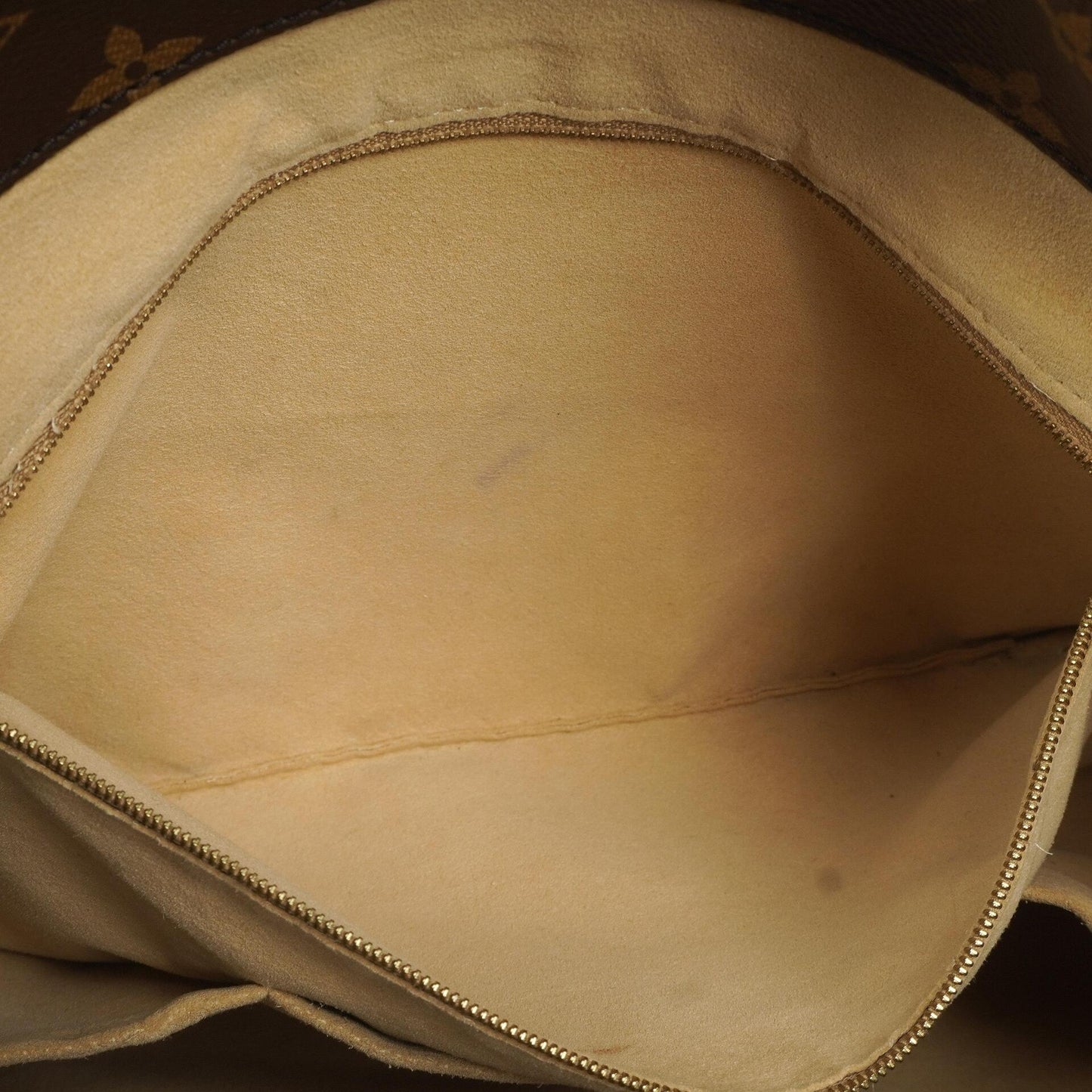 Louis Vuitton Artsy MM Monogram Canvas Bag