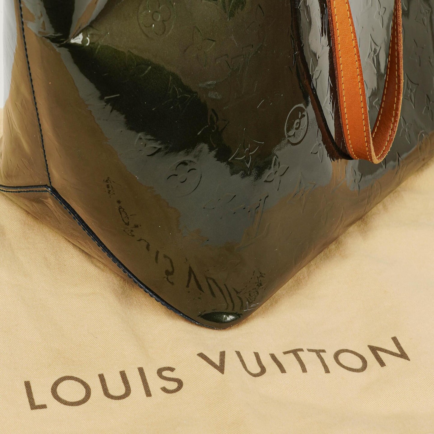 Louis Vuitton Bellevue Monogram Vernis Handbag