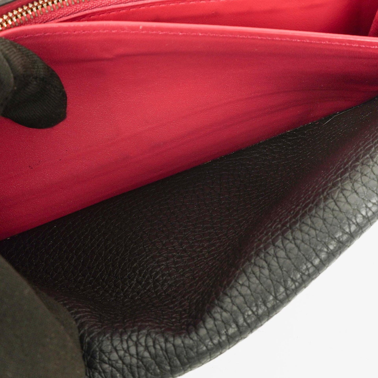 Louis Vuitton Capucines Taurillon Wallet