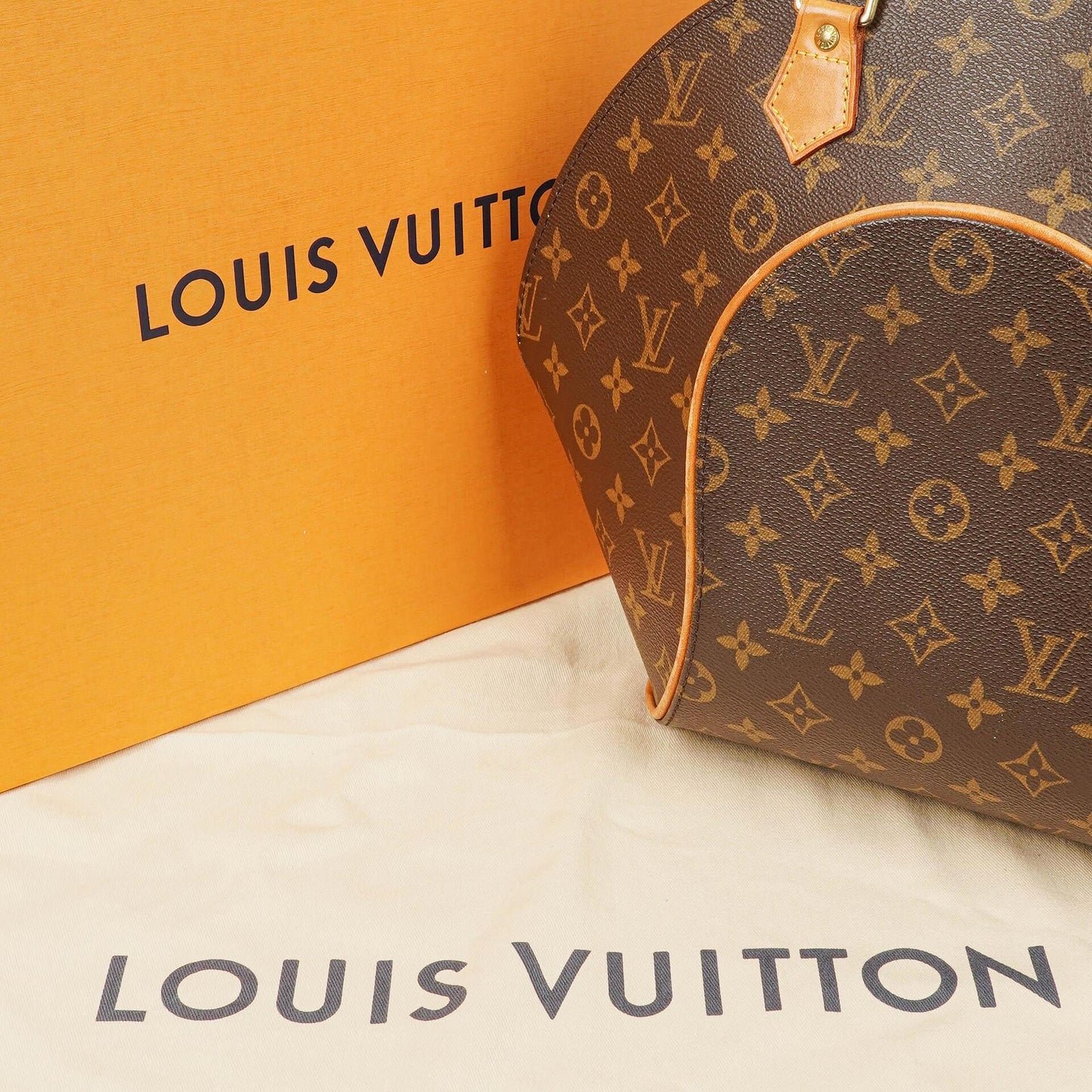Louis Vuitton Ellipse MM Monogram Canvas Bag