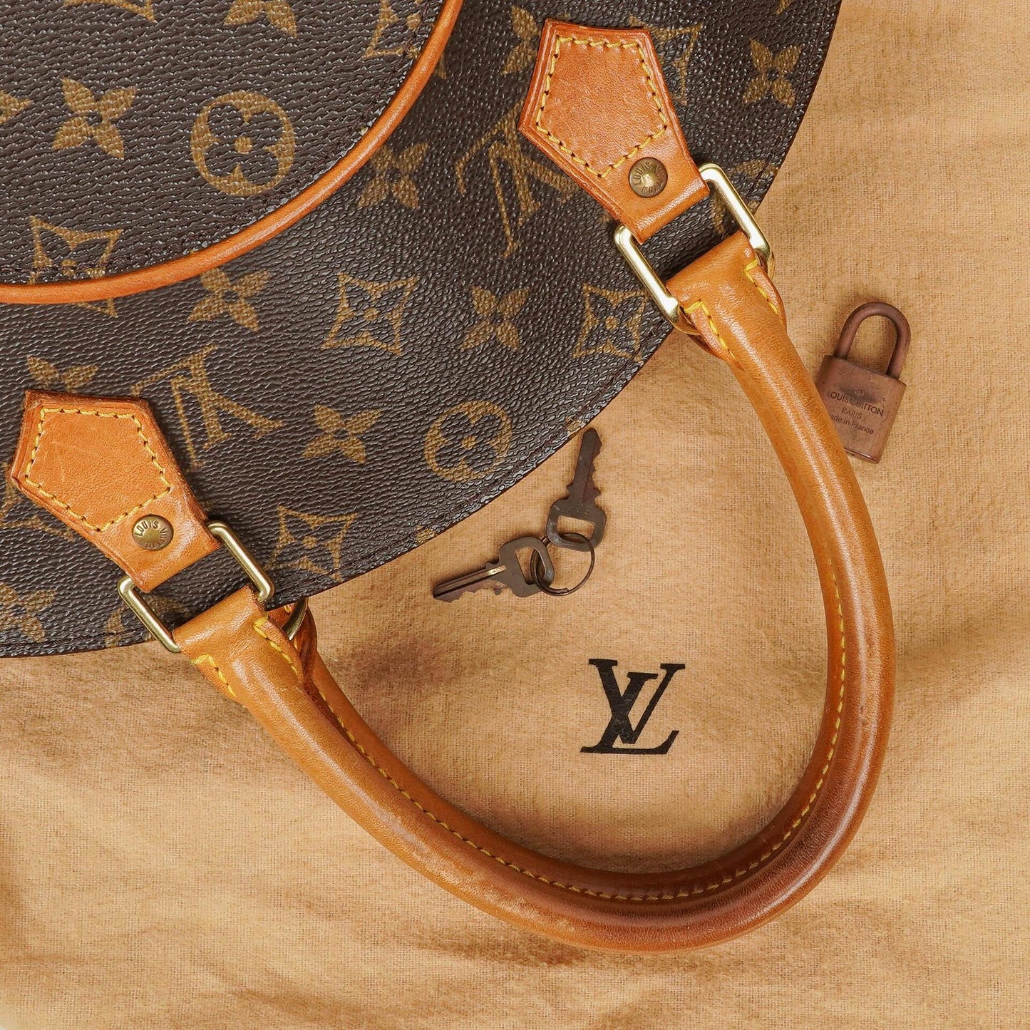 Louis Vuitton Ellipse MM Monogram Canvas Bag