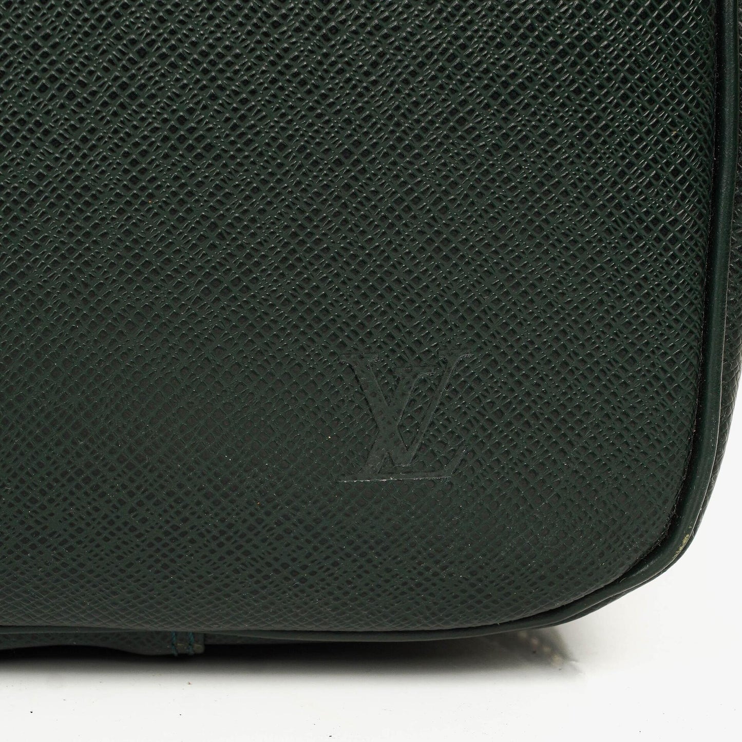 Louis Vuitton Helanga 1 Poche Epicea Taiga Leather Travel Bag