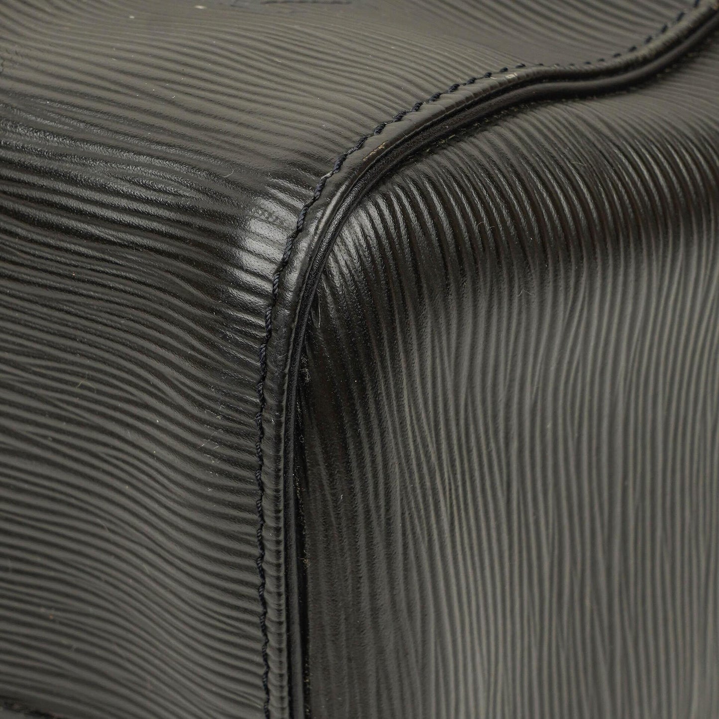 Louis Vuitton Keepall 45 Black EPI Leather Travel Bag