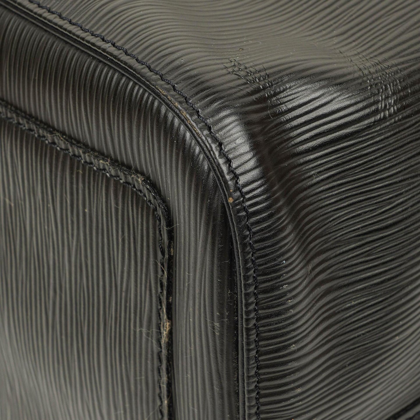 Louis Vuitton Keepall 45 Black EPI Leather Travel Bag