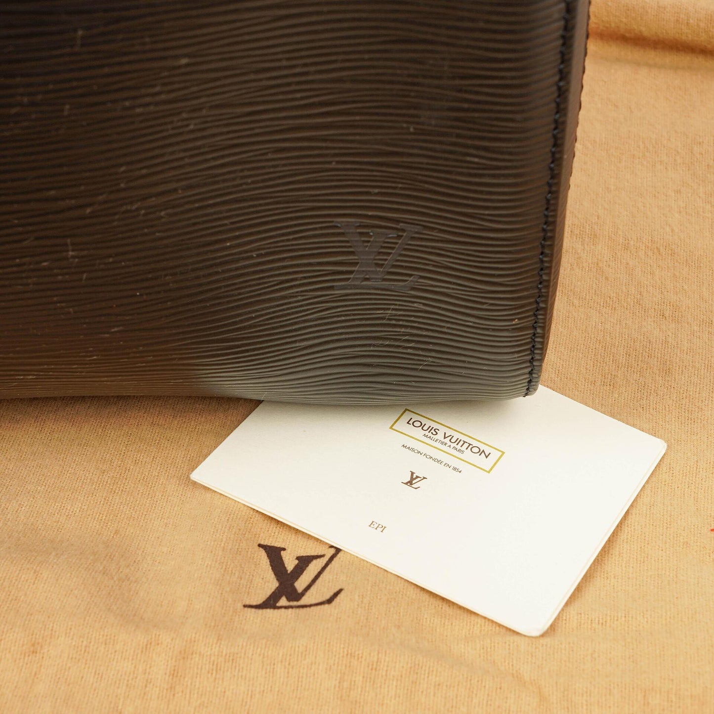 Louis Vuitton Keepall 45 Black EPI Leather Travel Bag