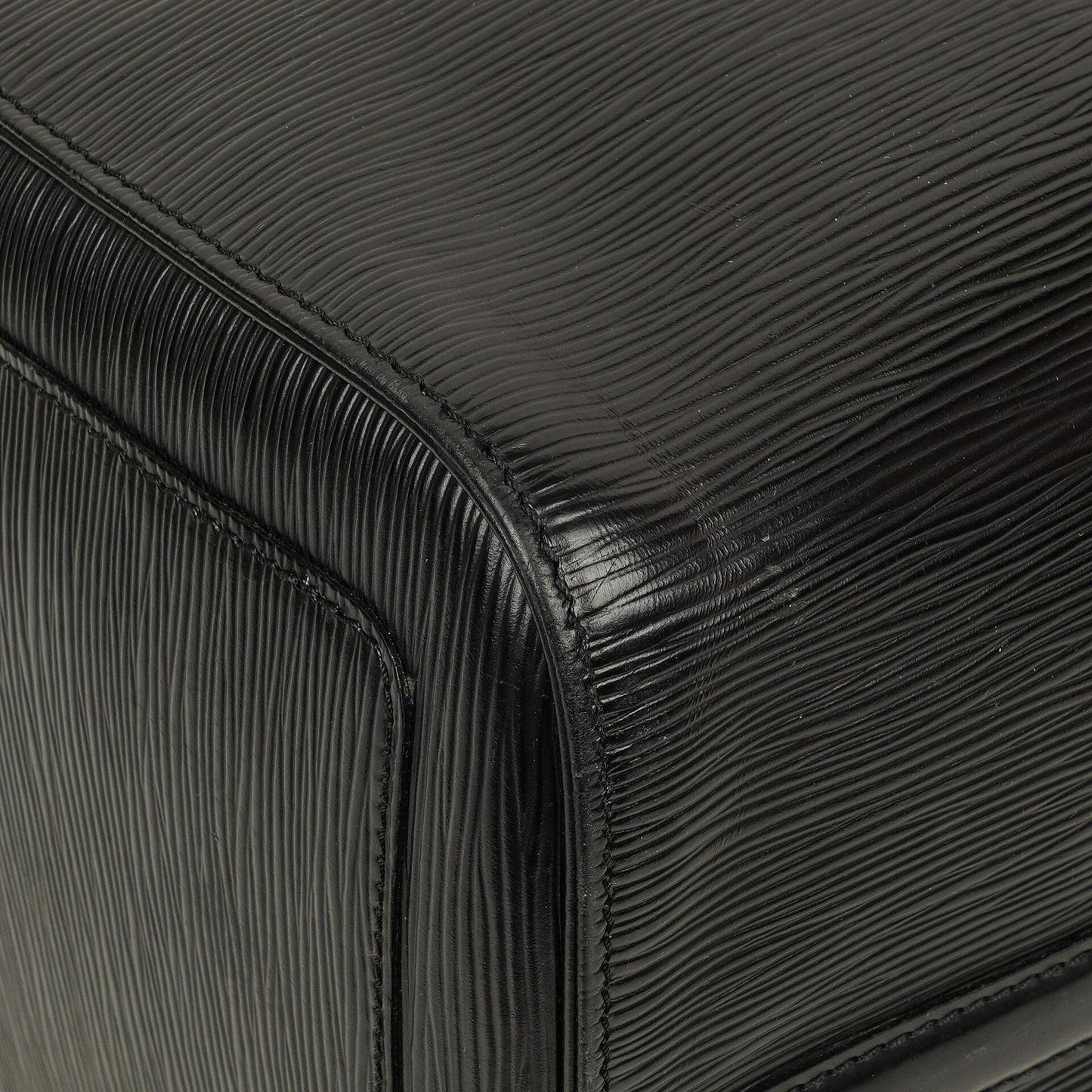 Louis Vuitton Keepall 45 Black EPI Leather Travel Bag