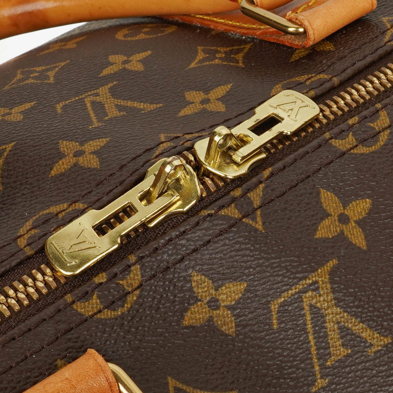 Louis Vuitton Keepall 55 Bandoulière Monogram Canvas Travel Bag
