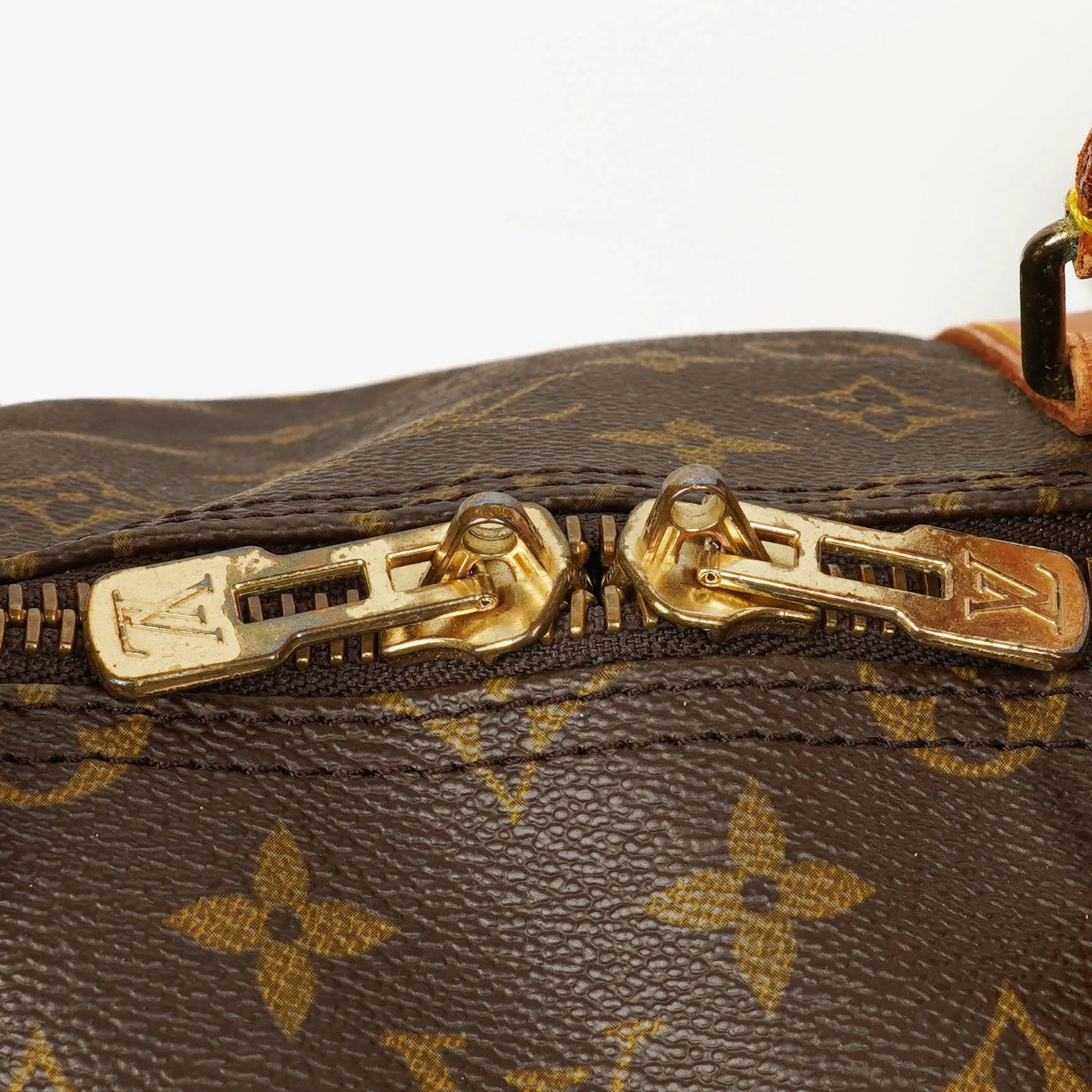 Louis Vuitton Keepall 55 Bandoulière Monogram Canvas Travel Bag
