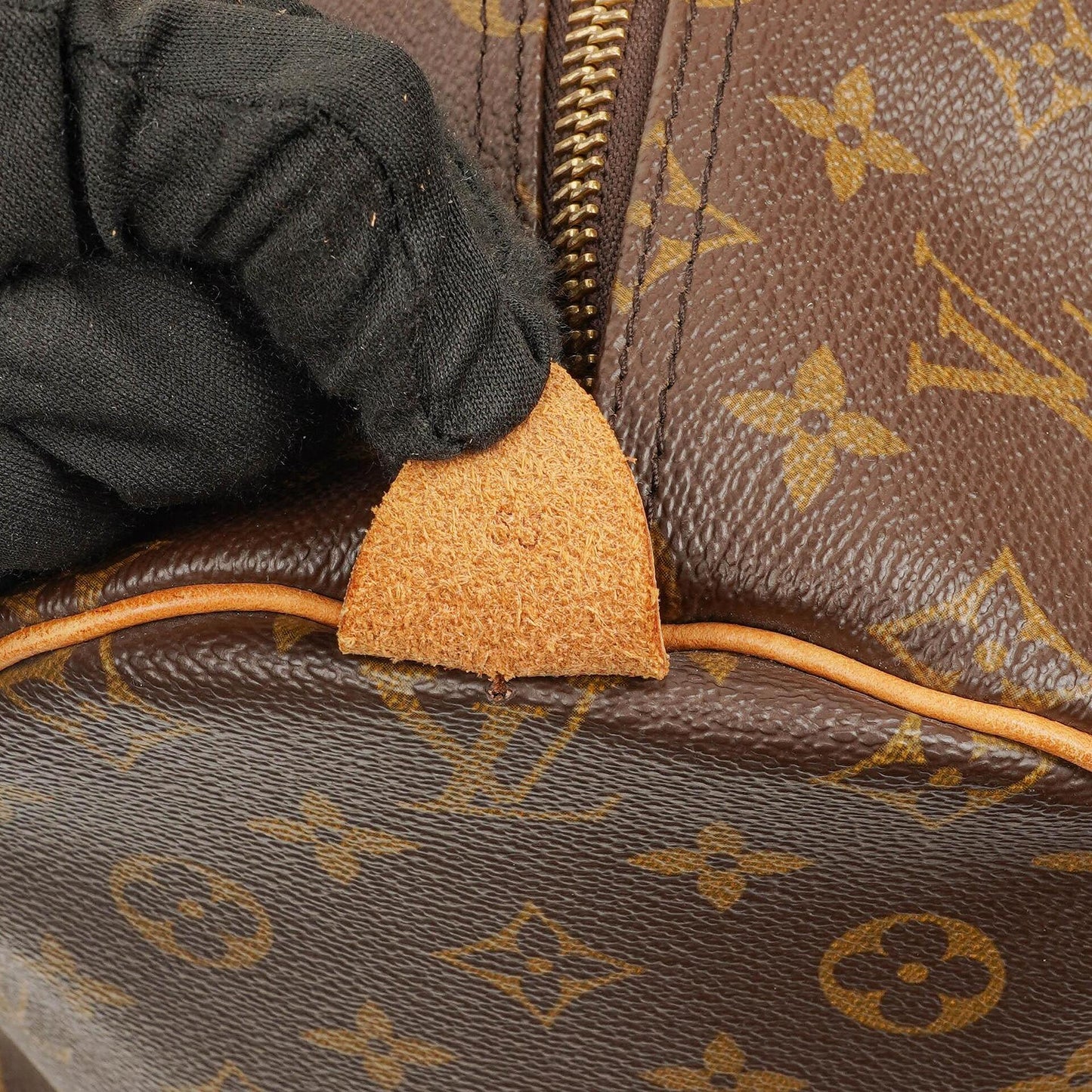 Louis Vuitton Keepall 55 Travel Bag in Monogram Canvas