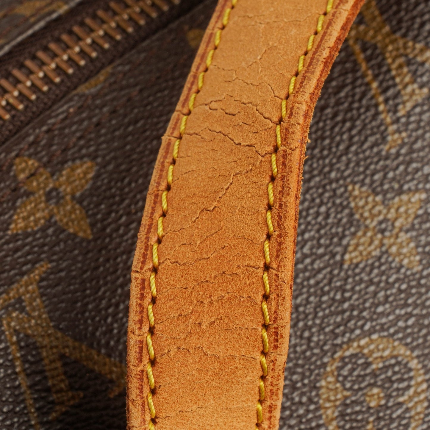 Louis Vuitton Keepall 60 Bandoulière Monogram Canvas Travel Bag