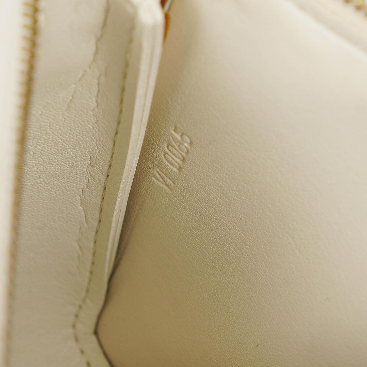 Louis Vuitton Lexington Monogram Vernis Perle Pouch