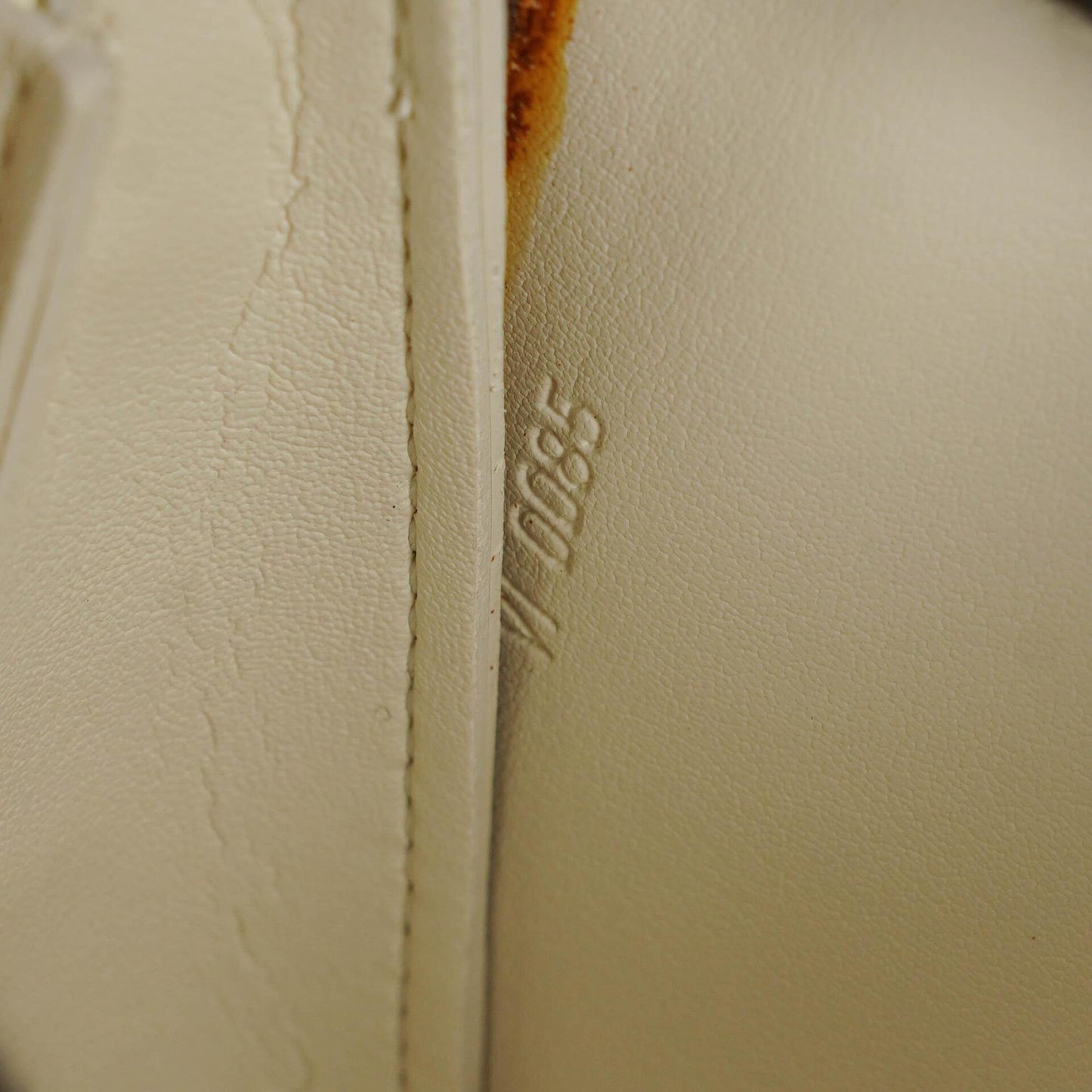 Louis Vuitton Lexington Perle Monogram Vernis Clutch Handbag