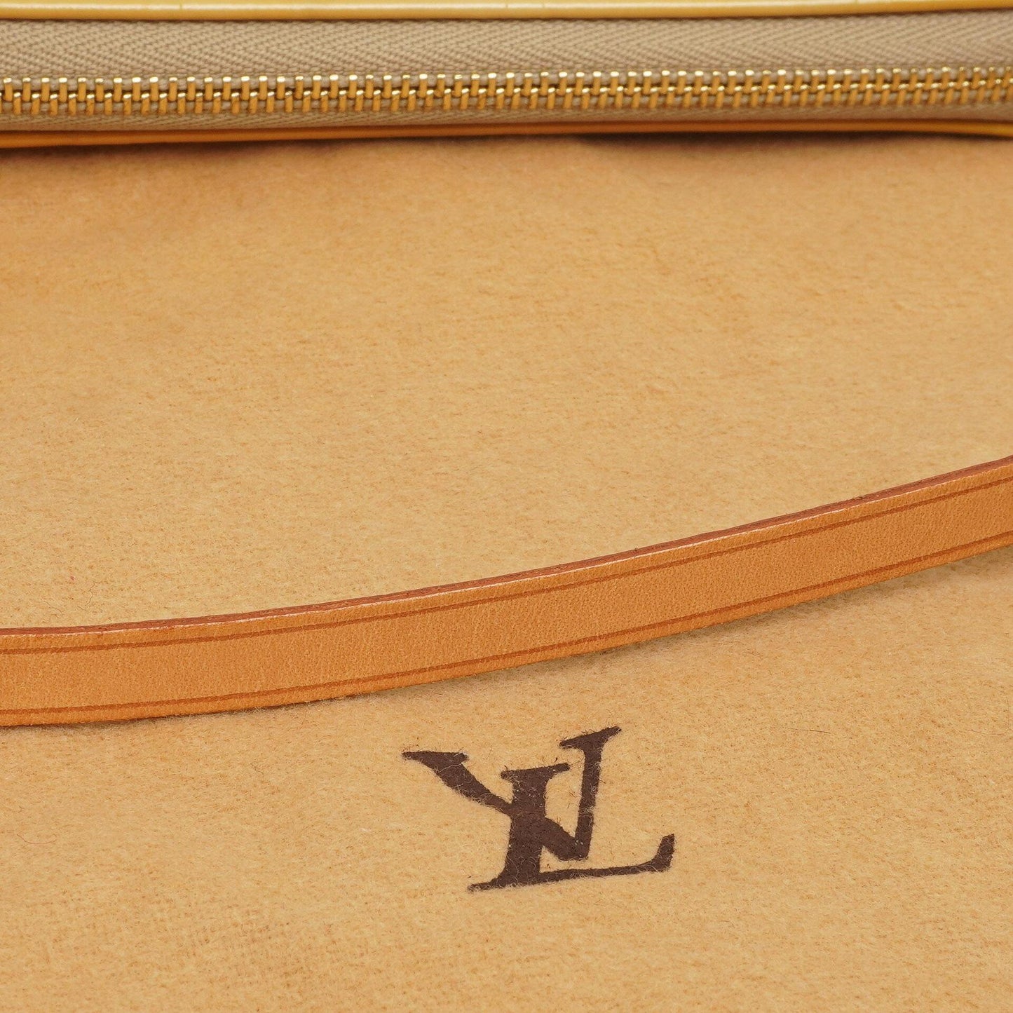 Louis Vuitton Lexington Yellow Monogram Vernis Clutch Handbag