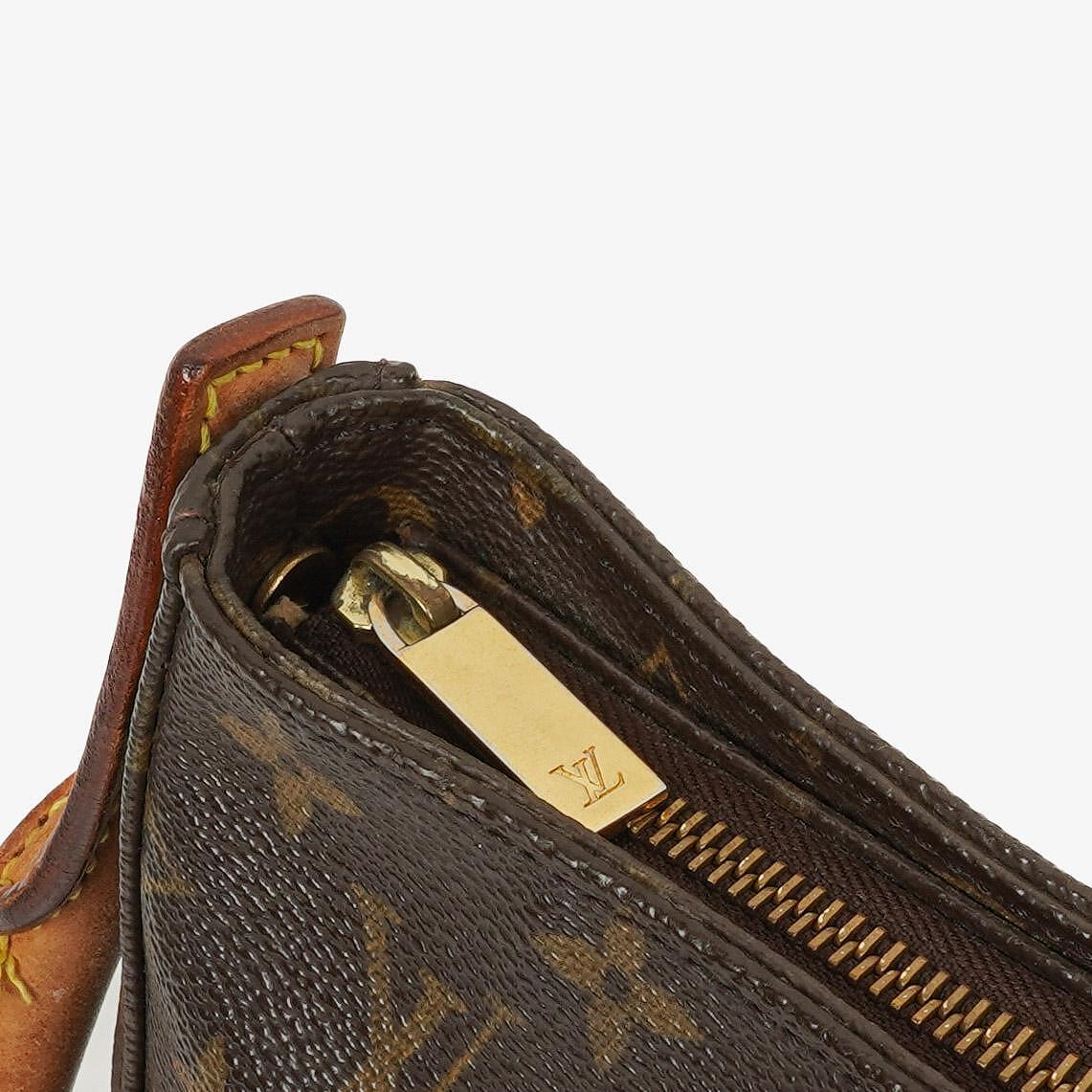Louis Vuitton Looping MM Monogram Canvas Bag