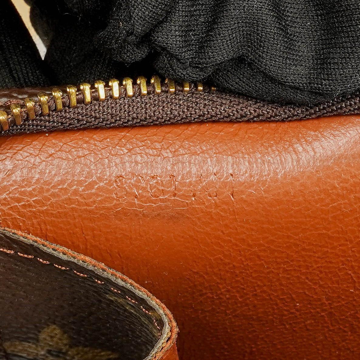 Louis Vuitton Monogram Canvas 26 Toiletry Bag