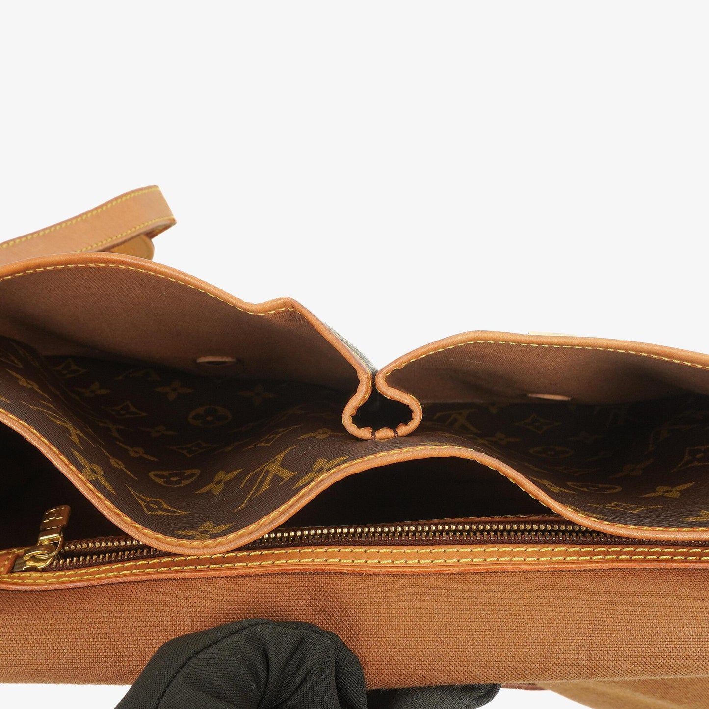 Louis Vuitton Monogram Canvas Sac Gibeciere GM