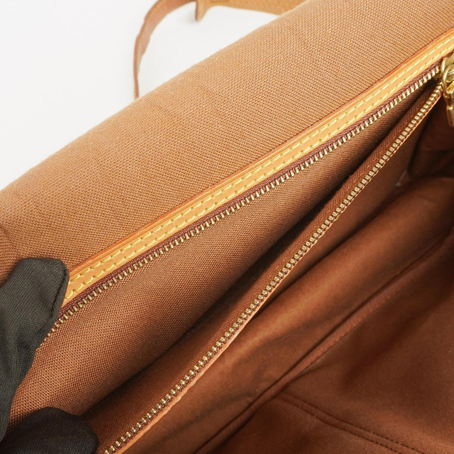 Louis Vuitton Monogram Canvas Sac Gibeciere GM