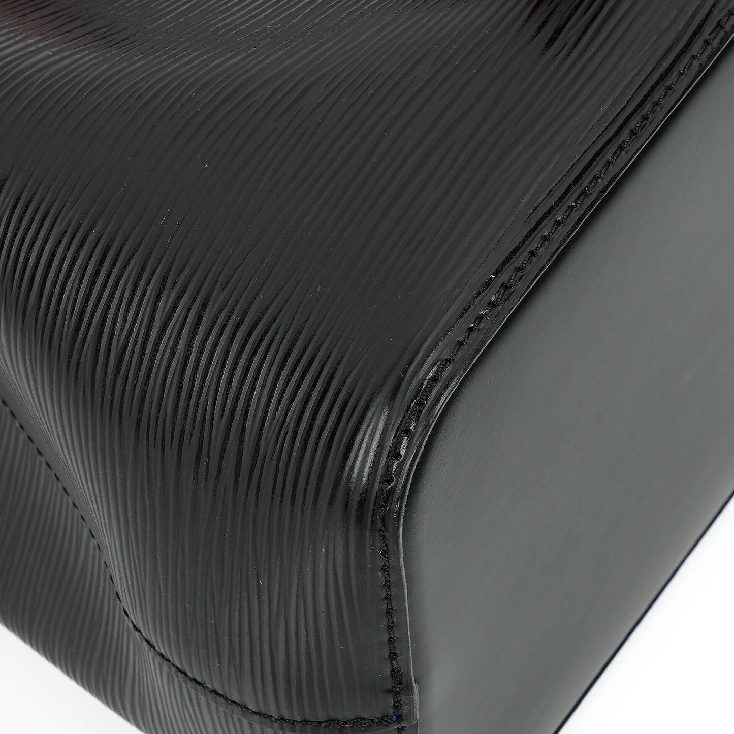 Louis Vuitton NéoNoé BB Noir Safran EPI Leather Bag