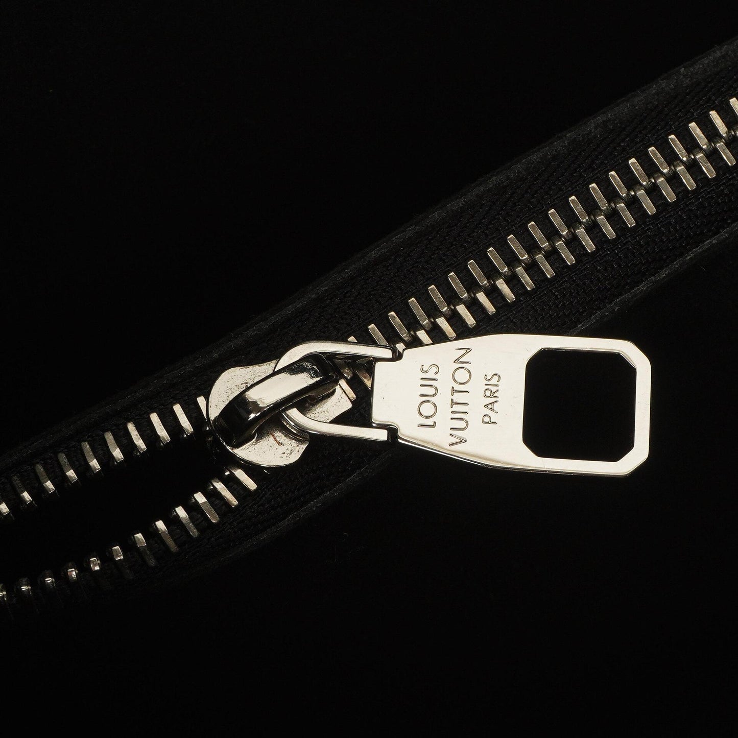 Louis Vuitton NéoNoé EPI Black Noir Drawstring Bucket Bag, 2020