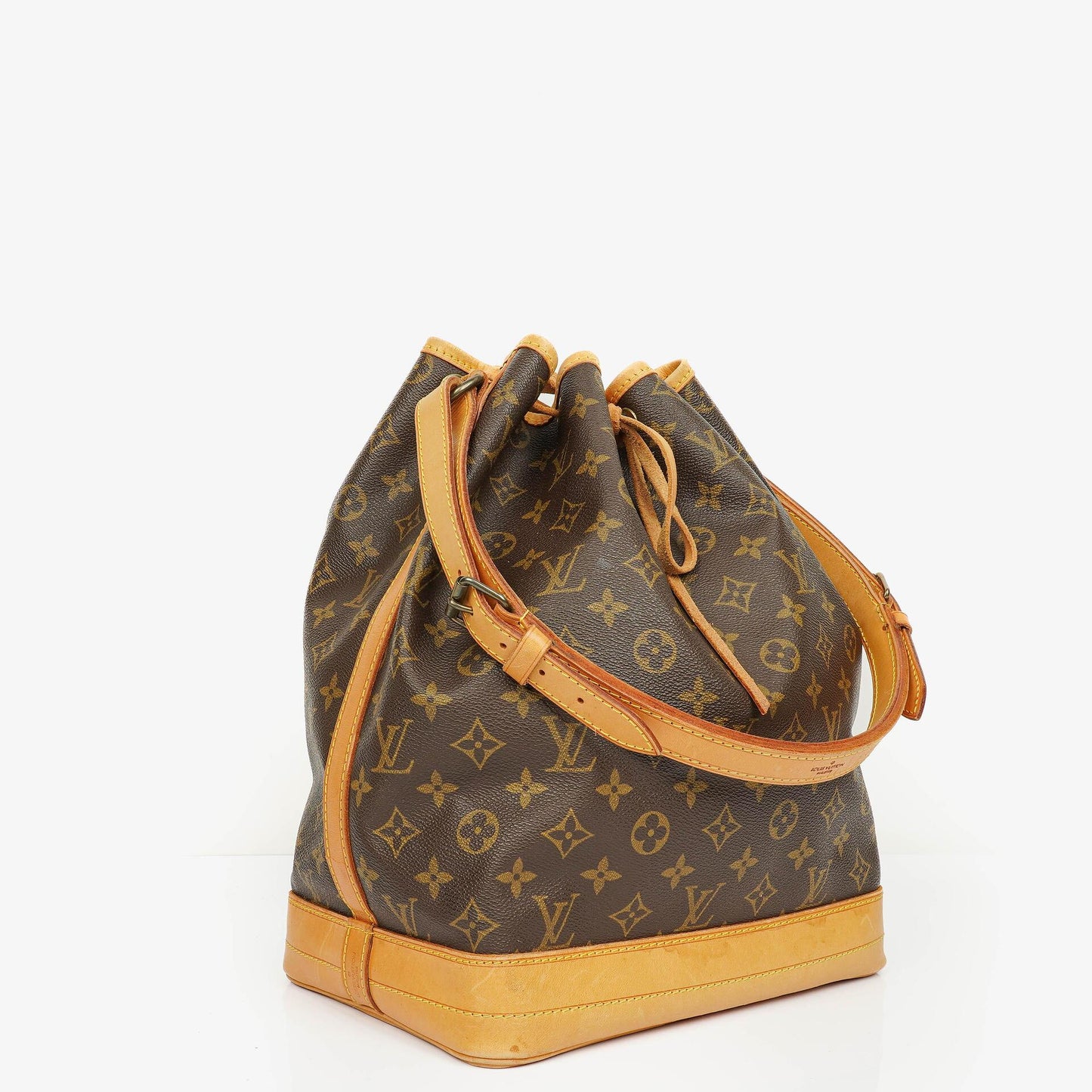 Louis Vuitton Noe GM Malletier Monogram Canvas Shoulder Bag