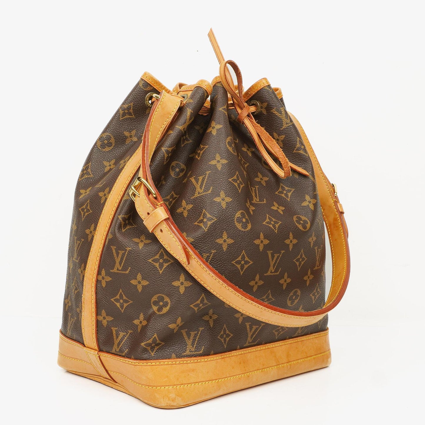 Louis Vuitton Noe GM Monogram Canvas Shoulder Bag