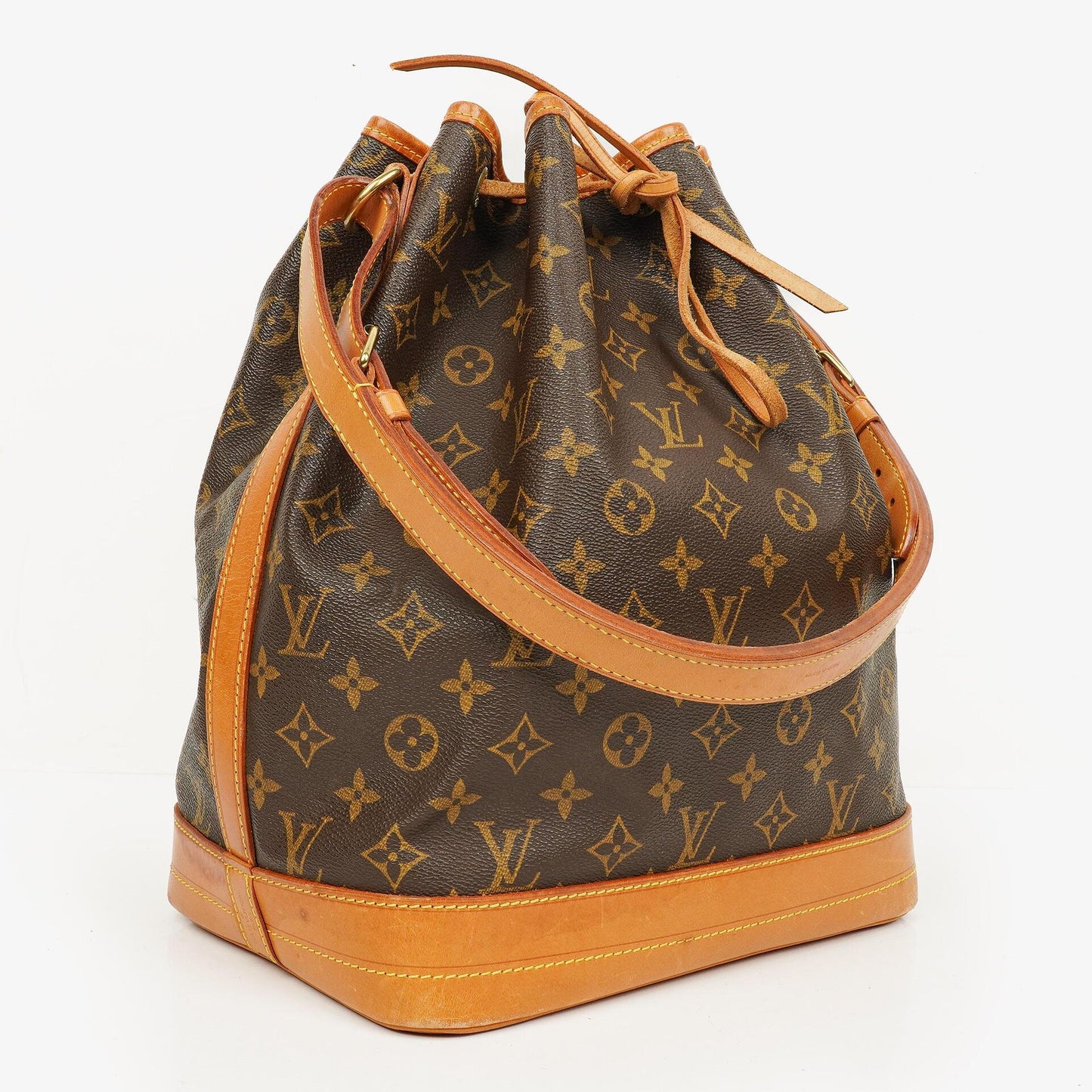 Louis Vuitton Noe GM Monogram Canvas Shoulder Bag