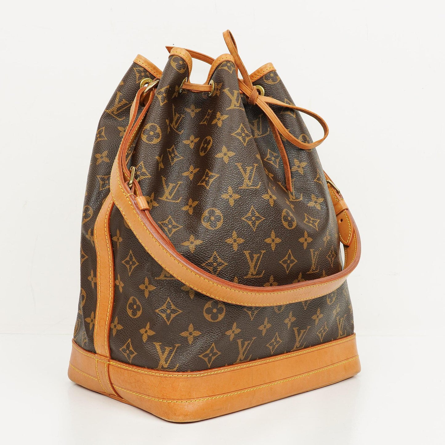 Louis Vuitton Noe GM Monogram Canvas Shoulder Bag