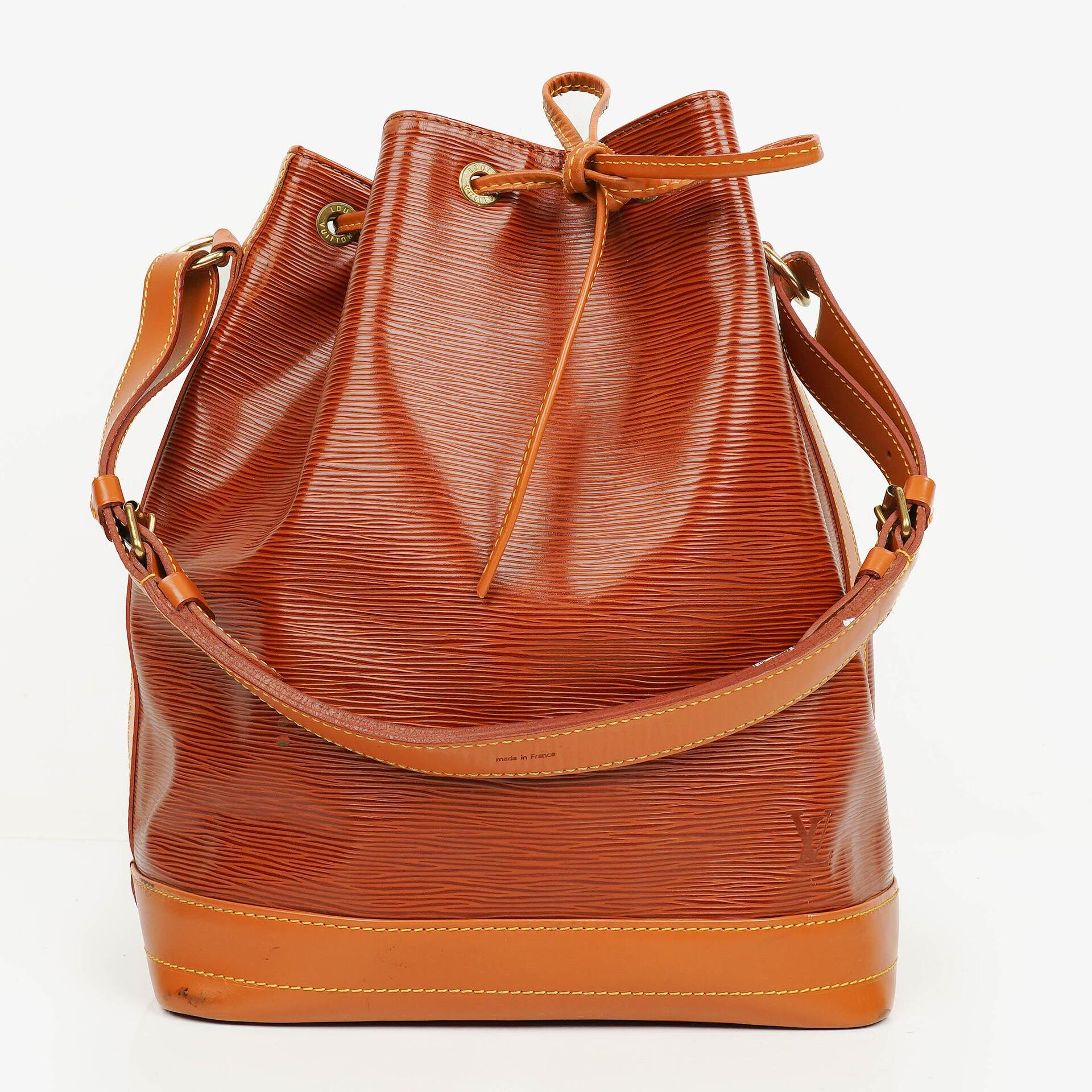 Louis Vuitton Noe Grande GM Bi-Colour Epi Leather Shoulder Bag