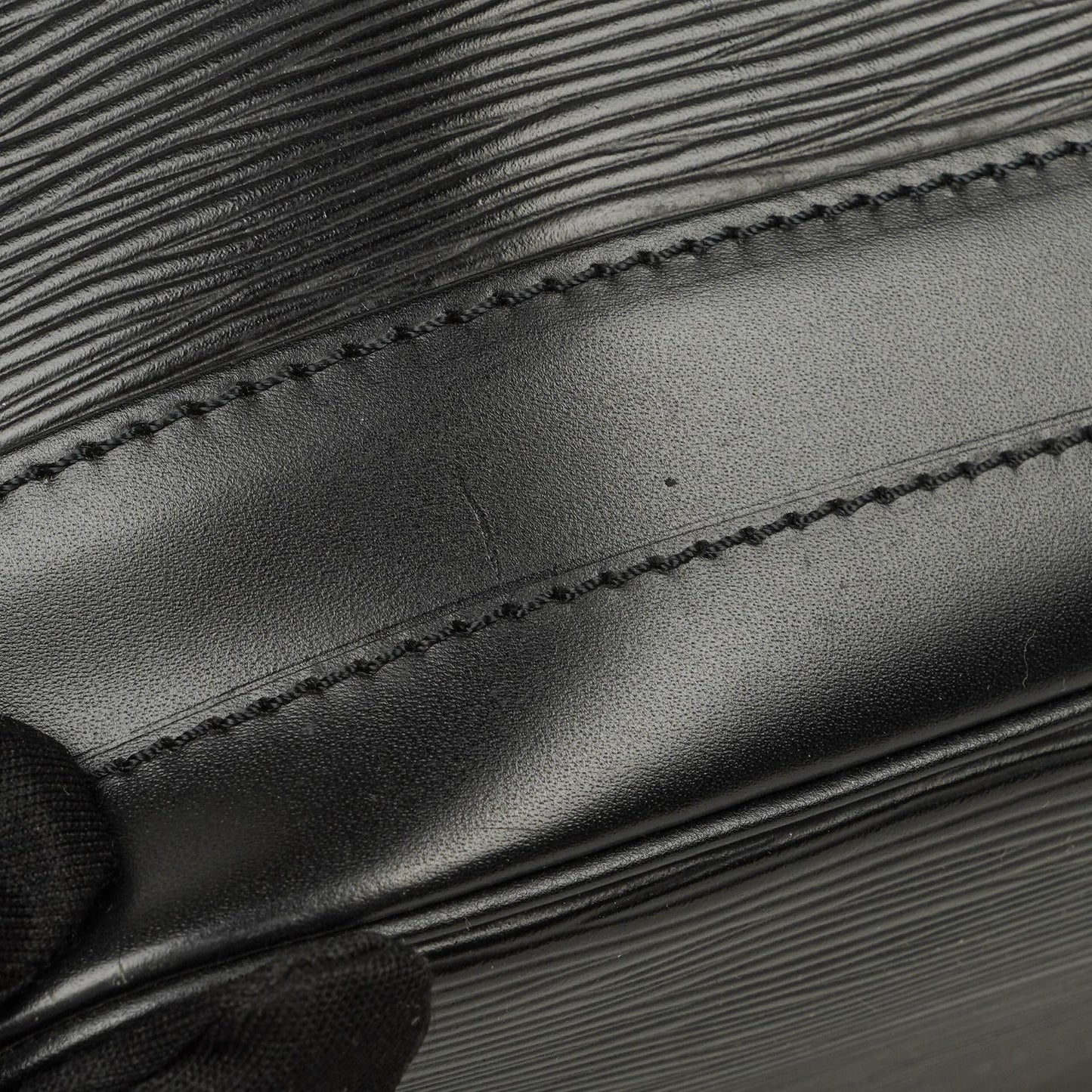 Louis Vuitton Noe Grande GM Black EPI Leather Shoulder Bag