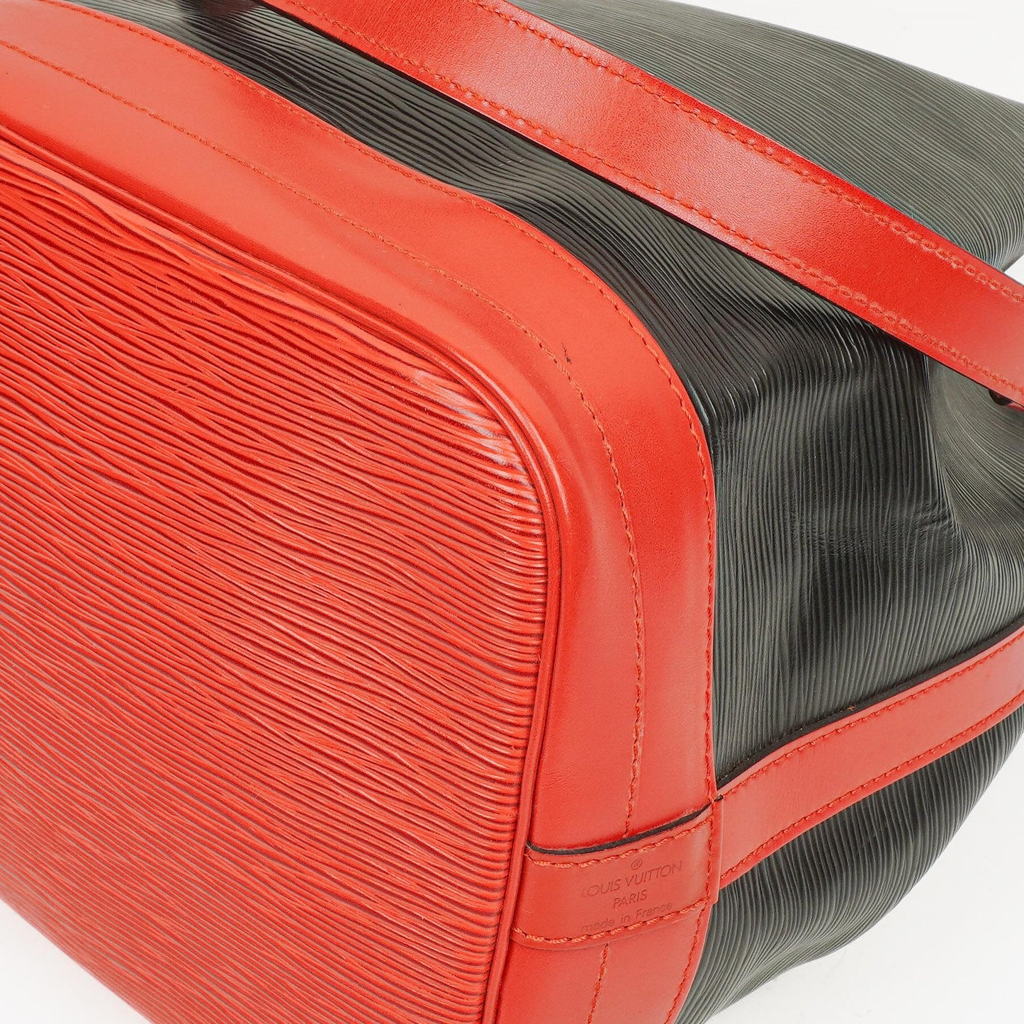 Louis Vuitton Noe Grande GM Bslck And Red EPI Leather Shoulder Bag