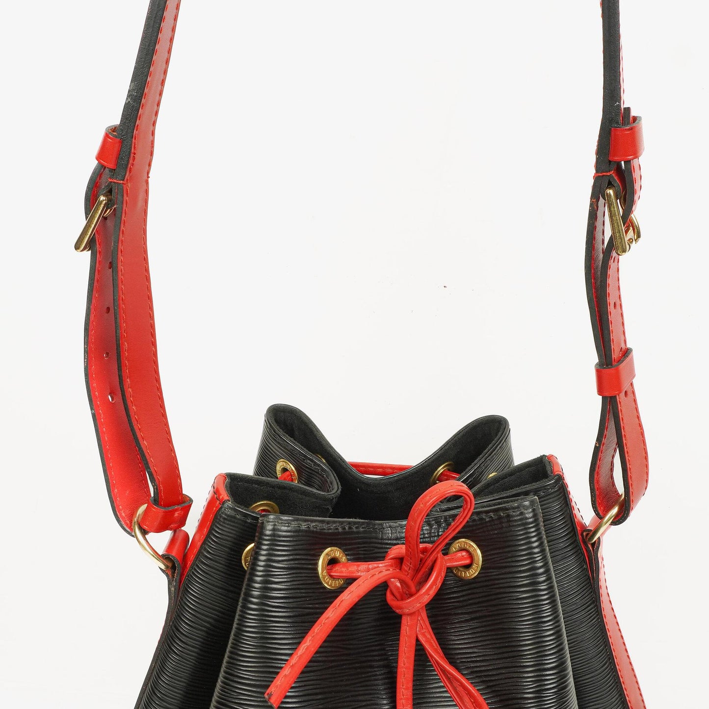 Louis Vuitton Noe Grande GM Bslck And Red EPI Leather Shoulder Bag