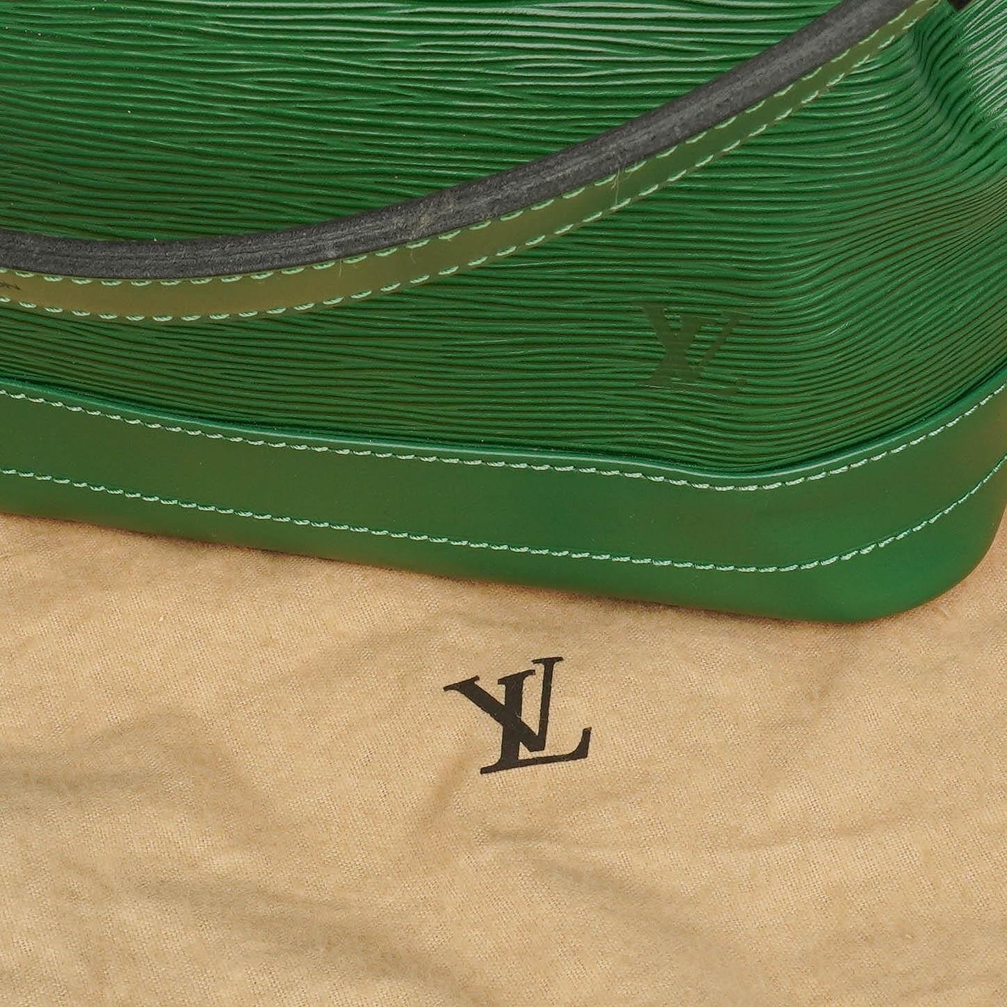 Louis Vuitton Noe Grande GM Green Epi Leather Shoulder Bag