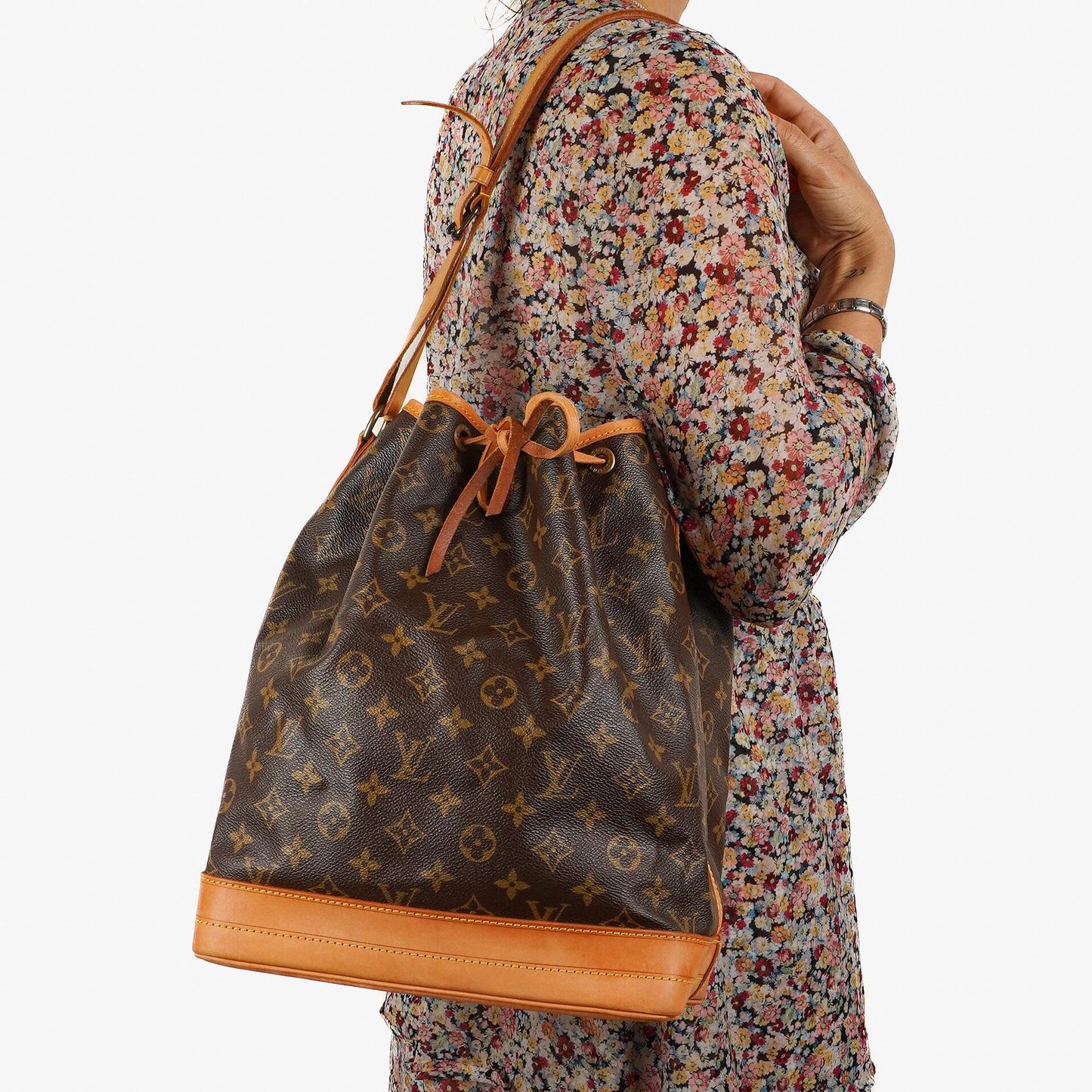 Louis Vuitton Noe Grande GM Monogram Canvas Shoulder Bag