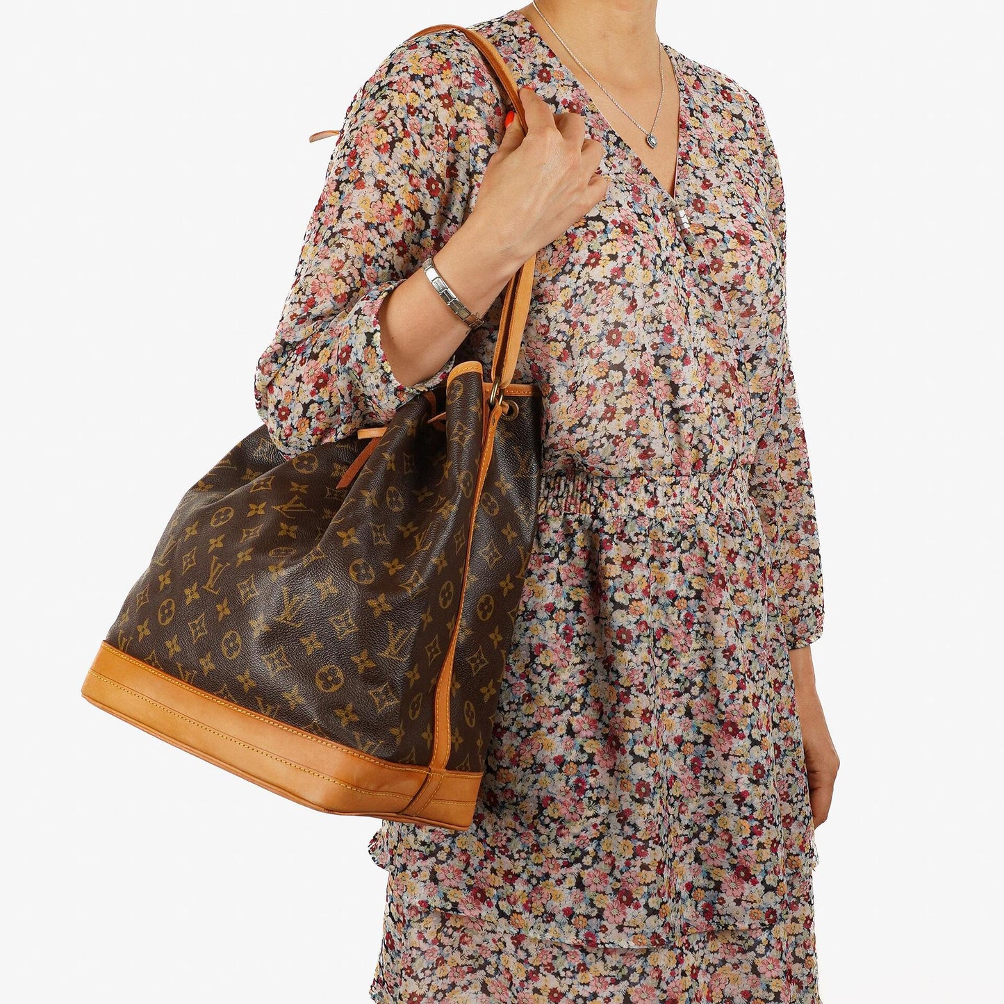 Louis Vuitton Noe Grande GM Monogram Canvas Shoulder Bag