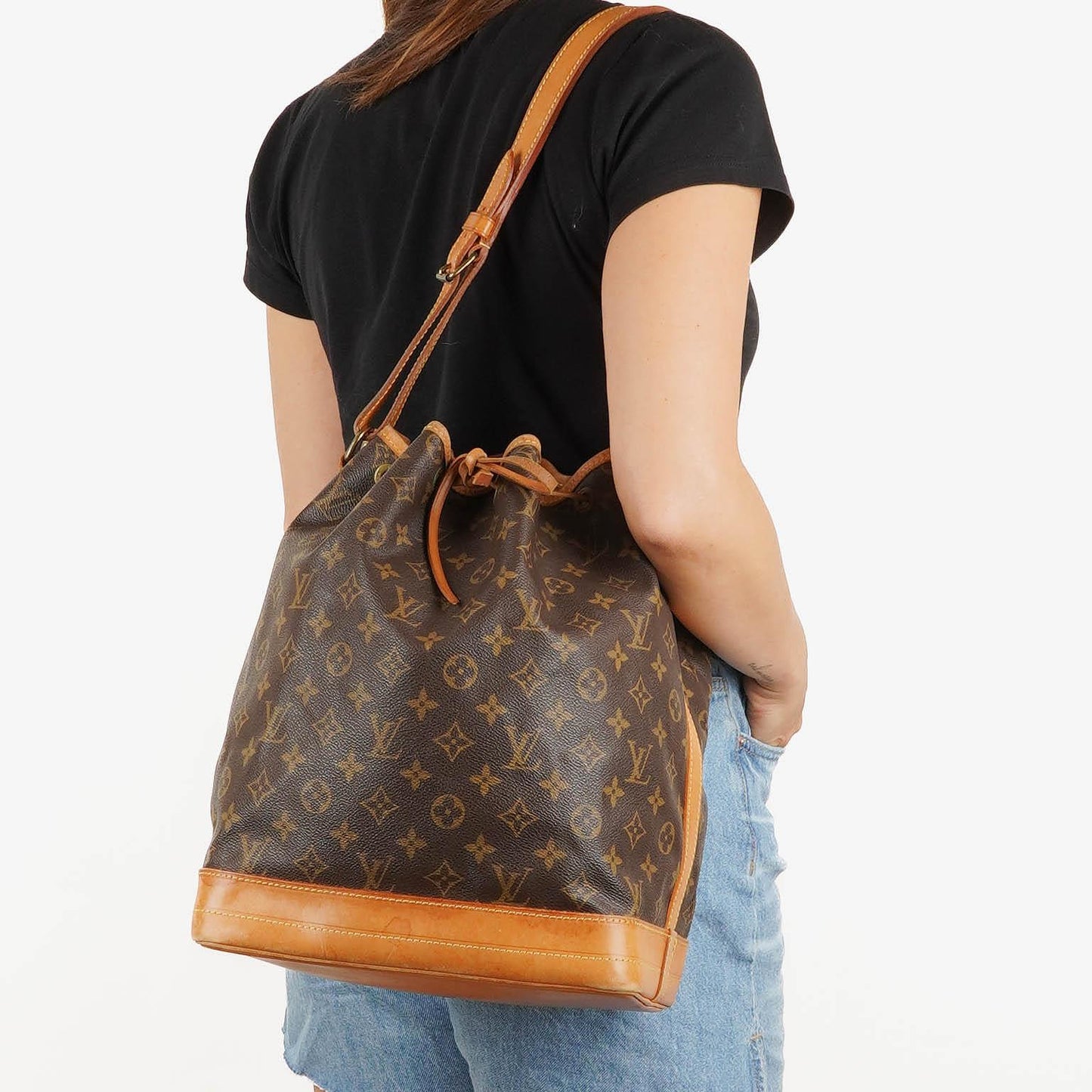 Louis Vuitton Noe Grande GM Monogram Canvas Shoulder Bag